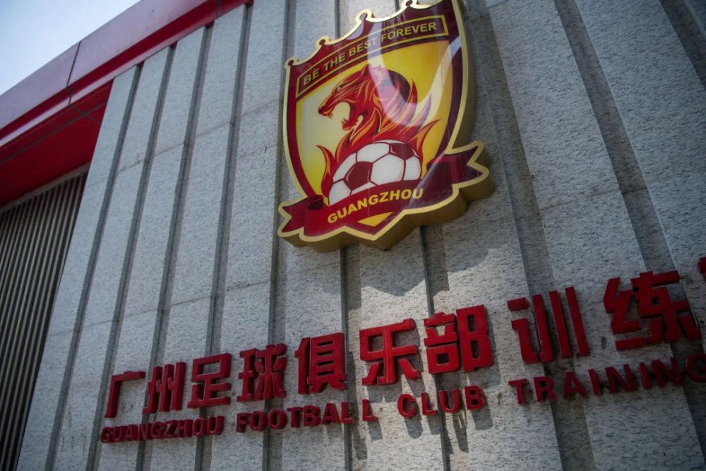 叶辰见他心中紧张，便开口宽慰道：钟叔，您不用太过担心，老人家一定可以转危为安的。